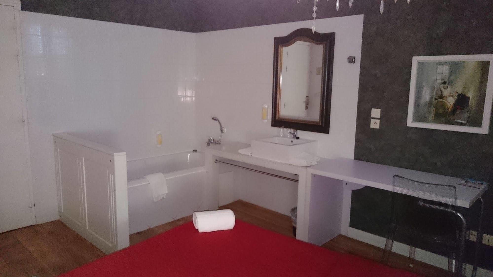 Hotel Le 5 Martigues Buitenkant foto
